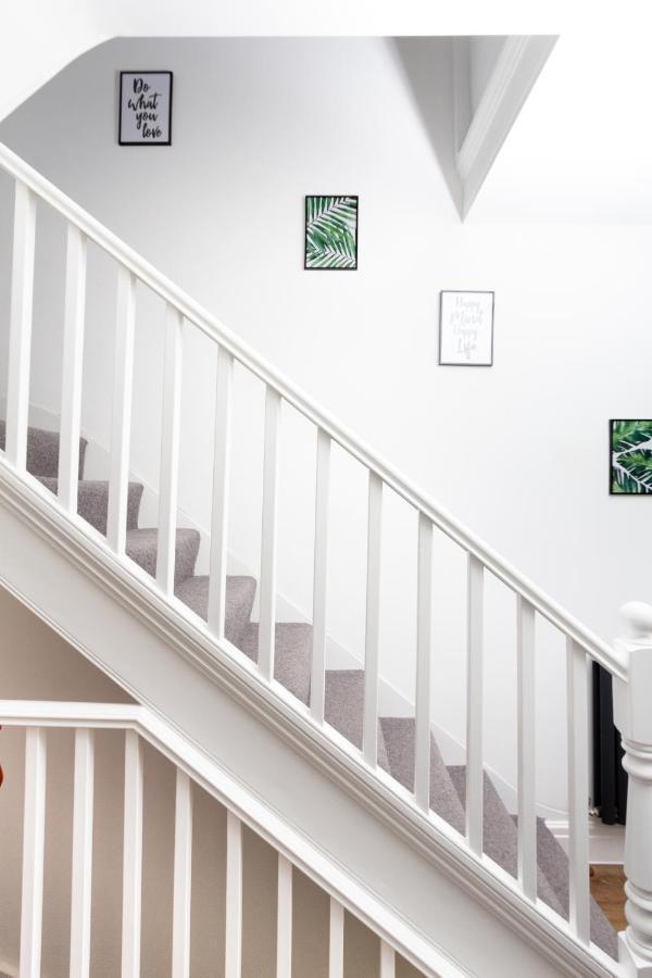 Bright Cheery 4 Bd Apartment By Brighton Station 외부 사진