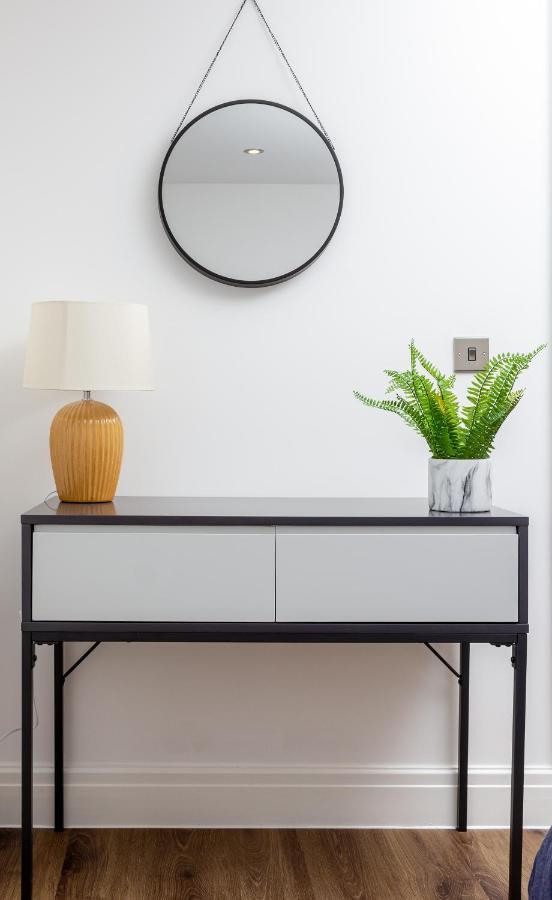 Bright Cheery 4 Bd Apartment By Brighton Station 외부 사진