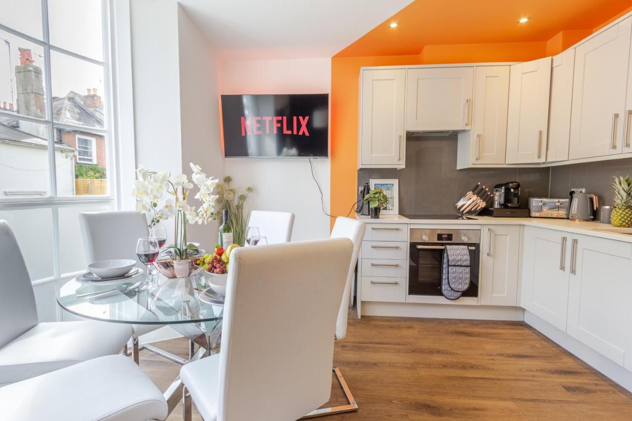 Bright Cheery 4 Bd Apartment By Brighton Station 외부 사진
